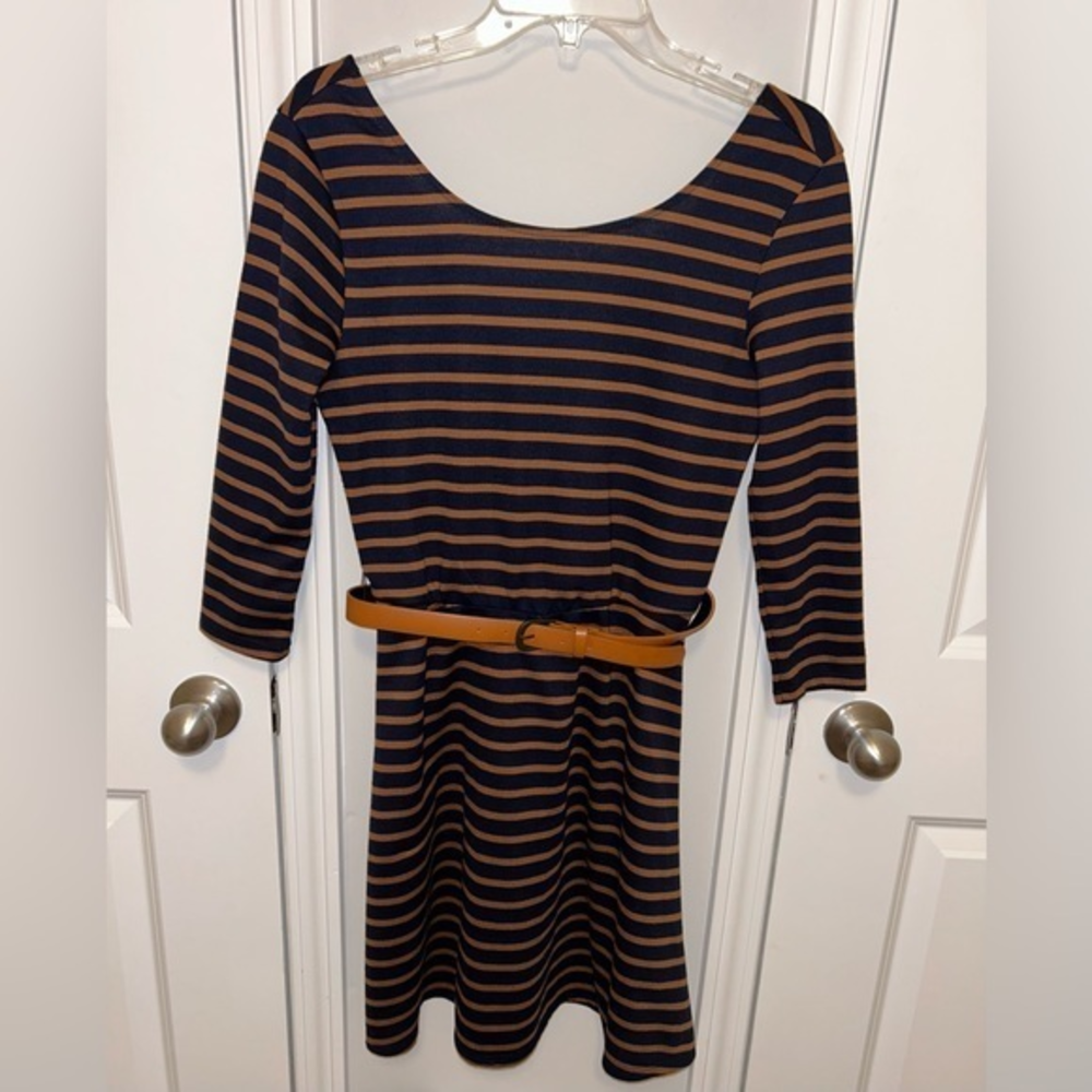 Lily‎ Rose navy/camel striped, belted dress - sz Medium